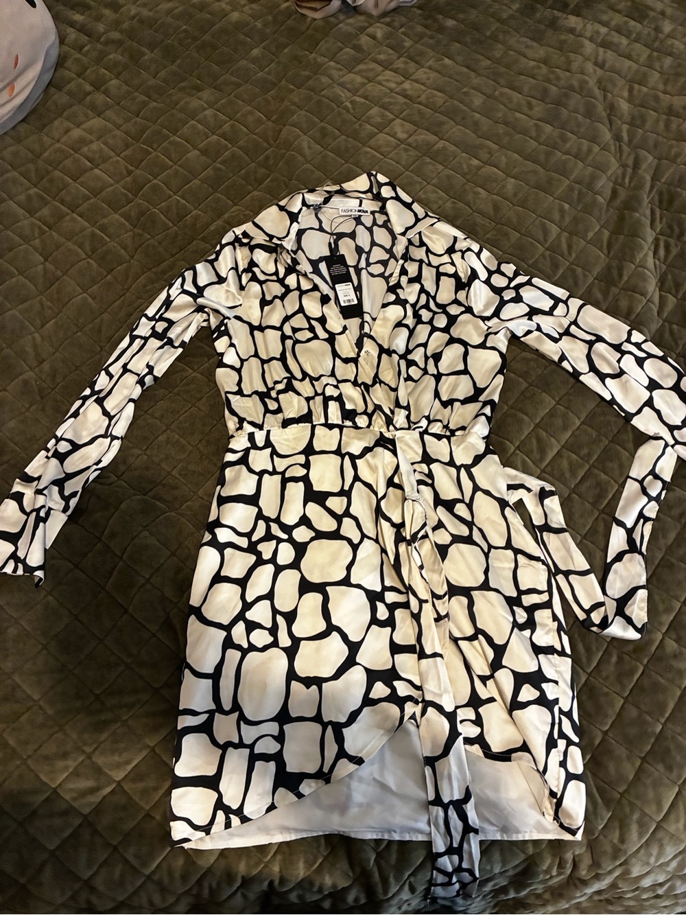 Fashion Nova Black & White Abstract Wrap Dress